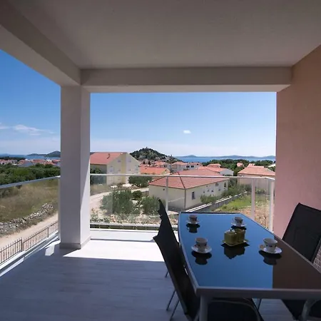 Luxury Summertime Apartamento Tribalj